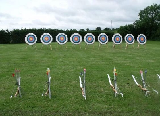 Bogenschießen im Freien Bogenschießen im Freien